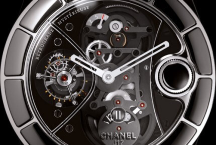 J12 Rétrograde Mystérieuse, limited and numbered edition to ten pieces, in black ceramic and 18 carat white gold © Chanel