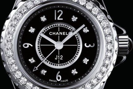 J12 29 mm diamonds. Black ceramic and steel case. Bezel set with 40 diamonds. Dial set with 8 diamond indexes, black lacquered. © Chanel