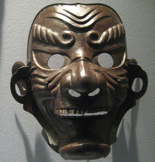 Masque de fer laqué. Epoque Edo, 18e siècle. Japon © unforth