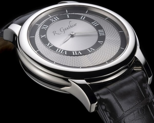 Prestige by Romain Gauthier, white gold case with grey dial © Romain Gauthier