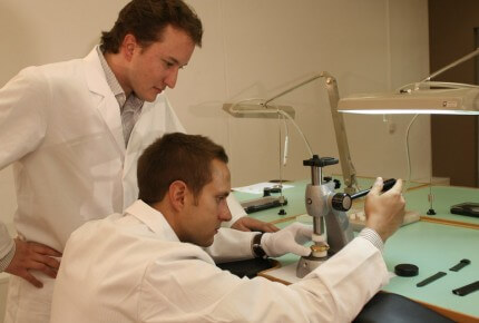 Classes are taught by watchmakers and by an expert in human resources © CFH