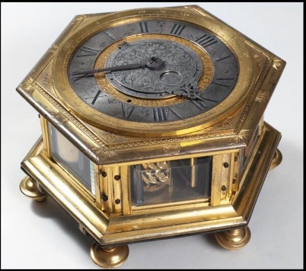 Hexagonal table clock. Signed MC, Germany, circa 1640 © photo : Pascal Brunet