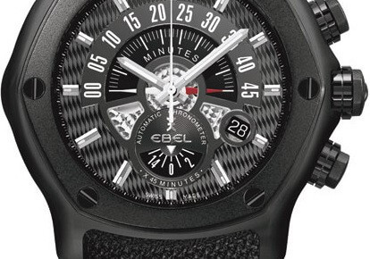 La Tekton d'Ebel, entièrement noire et dotée d'un bracelet en technofibre, est une montre de football européen spécialement fabriquée pour l'équipe du FC Bayern de Munich. Elle dispose d'une minuterie rétrograde pour les deux périodes de 45 minute