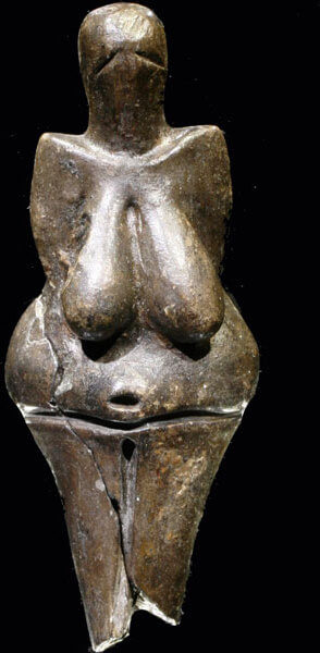 La Vénus de Dolni Vestonice (République tchèque) est une représentation féminine en céramique datant de 29'000 à 25'000 avant J.-C. © Petr Novák, Wikipedia
