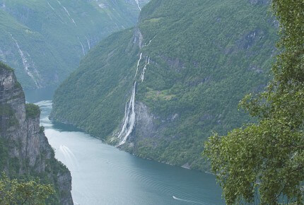 Fjords norvégiens Geirangerfjord et Naeroyfjord, Norvège