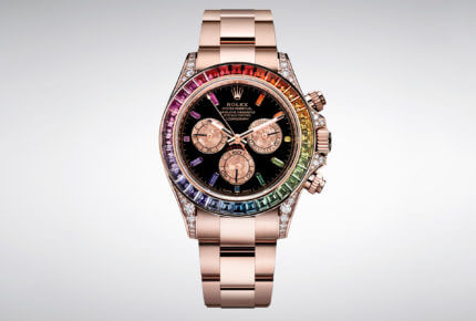 La Rolex Cosmograph Daytona « Rainbow » sertie de 36 saphirs multicolores taille baguette.