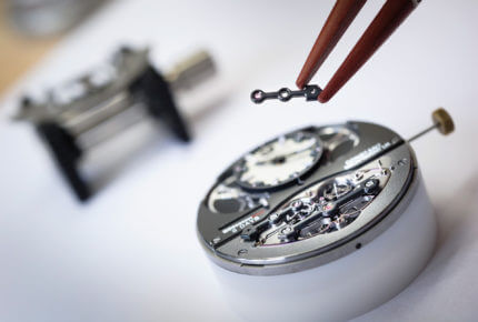 Girard-Perregaux is the first watchmaker to have developed a mechanism that uses a flexible blade as an escapement, showcased on the dial of the Constant Escapement.