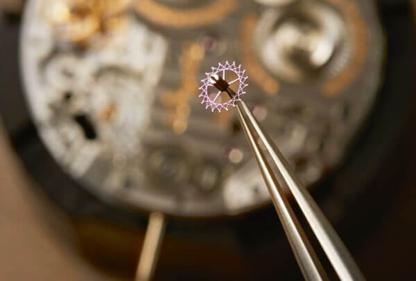 Classique Chronométrie 7727 calibre 574DR avec composants en silicium © Breguet
