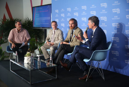 Panel de discussion « Création horlogère » (de droite à gauche) : Stéphane Belmont - Jaeger-LeCoultre, Fabrizio Buonamassa - Bulgari, Rudy Albers - Wempe