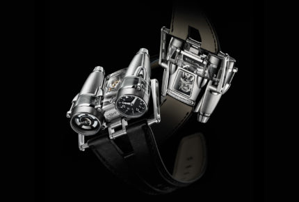 HM4 gives a 360° view of part of the engine (2010) © MB&F