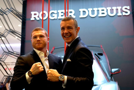 Journée d'ouverture du SIHH 2019 chez Roger Dubuis avec Nicola Andreatta, PDG (à droite) et le champion du monde de boxe Canelo