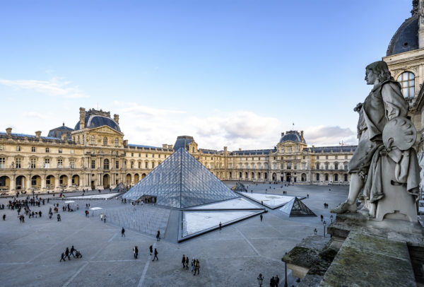 The pyramid of the Louvre Museum © Olivier Ouadah
