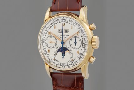 Patek Philippe Réf. 2499, une montre-bracelet chronographe à quantième perpétuel en or jaune, vendue 2 millions de dollars