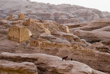 Talal Akasheh, Prix Rolex à l’esprit d’entreprise 2008, travaille à la conservation de Pétra, site historique de Jordanie vieux de 2'500 ans – © Rolex/Marc Latzel