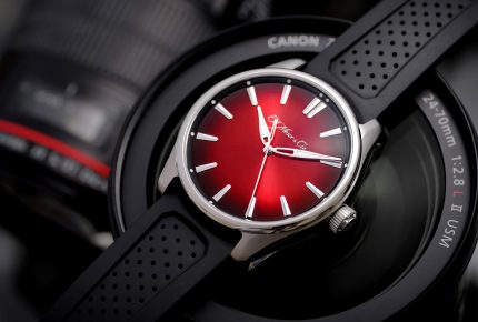 Pioneer Centre Seconds Swiss Mad Red © H. Moser & Cie